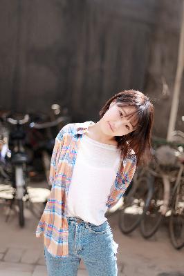惊爆！50岁丰满老女人在伦理HD高压监狱的离奇故事？